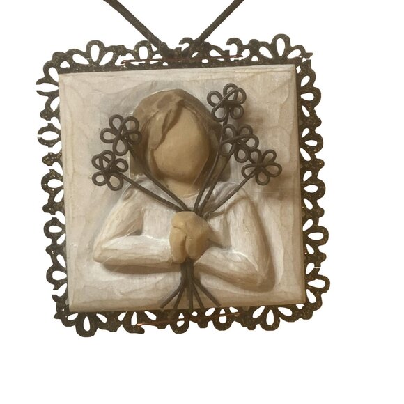 WILLOW TREE 2009 Friendship Medal Edged Ornament Holiday Christmas NEW IN BOX - Picture 1 of 9